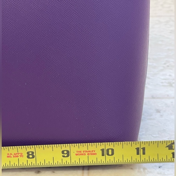 Trina Turk Plum Wildflower Crossbody Tote With  Straps and Card Holder NWT - Picture 5 of 13